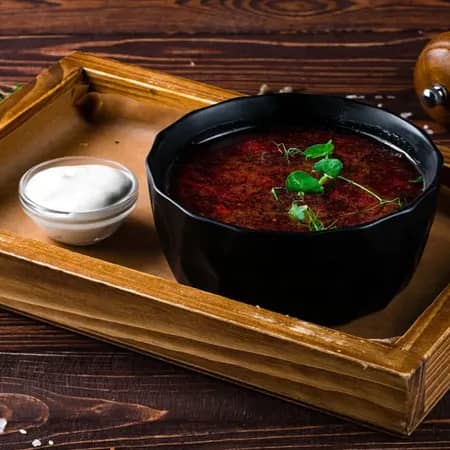 Борщ с говядиной и сметаной<br>